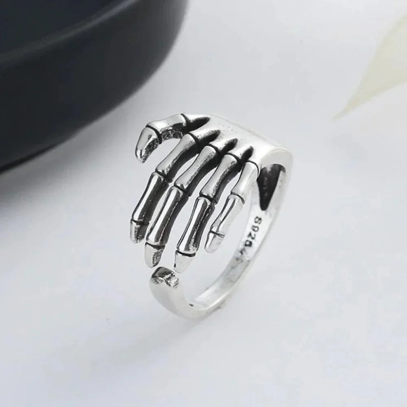 Sterling Silver Unique Skeleton Hand Shaped Ring - Picture 1 of 10